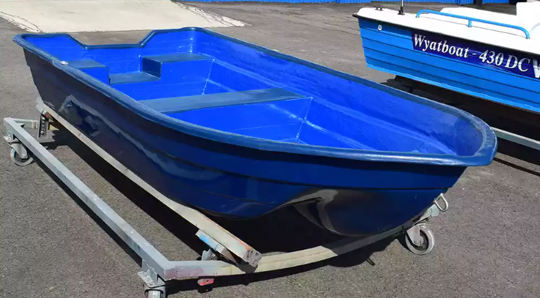 Стеклопластиковая лодка Neman-340 (тримаран) в Воронеже