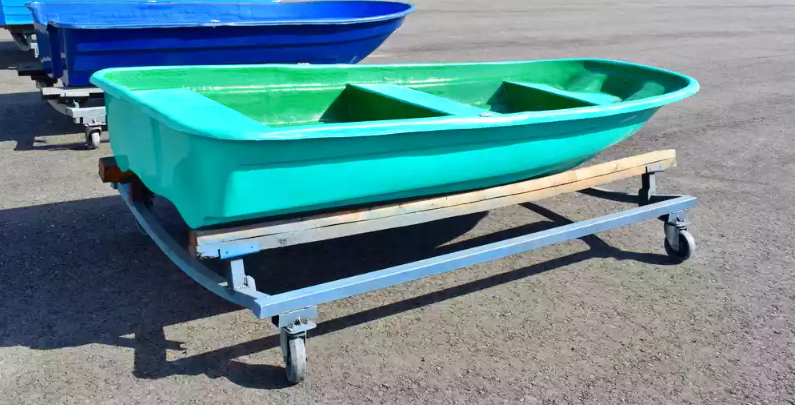 Стеклопластиковая лодка Старт (тримаран) в Воронеже