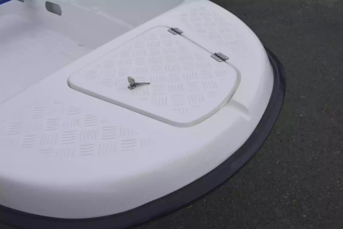 Стеклопластиковая лодка Пингвин New (тримаран) в Воронеже