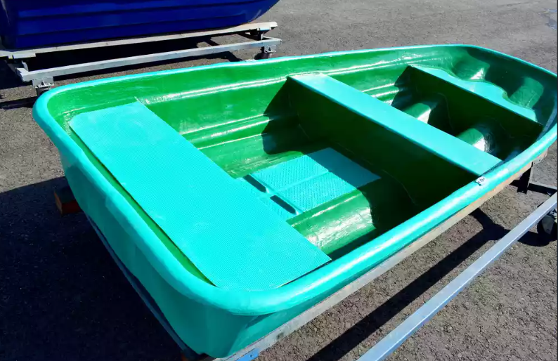 Стеклопластиковая лодка Старт (тримаран) в Воронеже