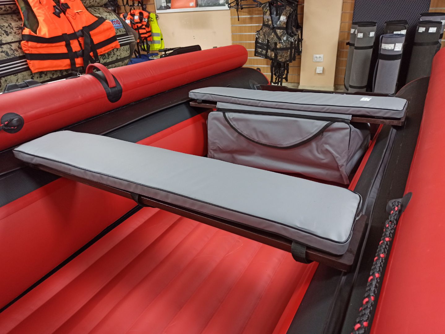 КОМПЛЕКТ МЯГКИХ НАКЛАДОК С СУМКОЙ ДЛЯ ЛОДОК 110Х20 СЕРЫЙ в Воронеже