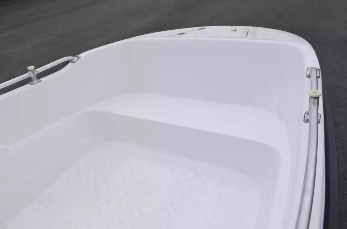 Стеклопластиковая лодка Пингвин New (тримаран) в Воронеже