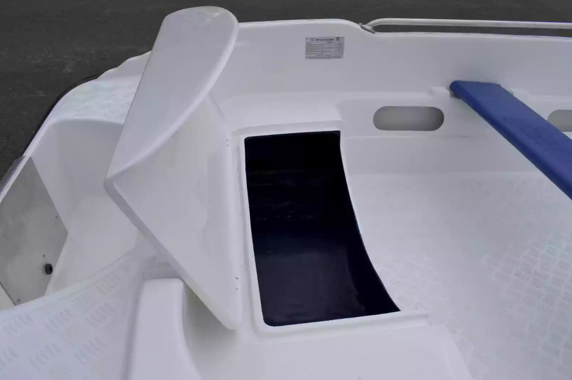 Стеклопластиковая лодка Пингвин New (тримаран) в Воронеже