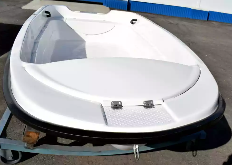 Стеклопластиковая лодка Пингвин (тримаран) в Воронеже