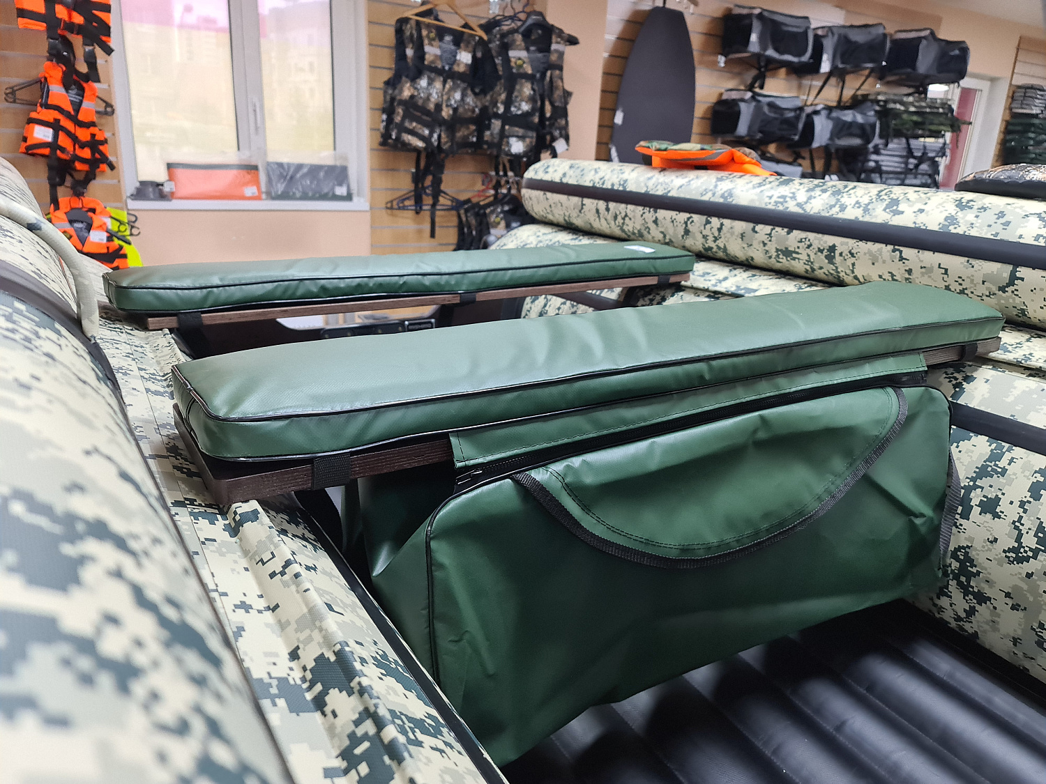 КОМПЛЕКТ МЯГКИХ НАКЛАДОК С СУМКОЙ ДЛЯ ЛОДОК 110Х20 ЗЕЛЕНЫЙ в Воронеже